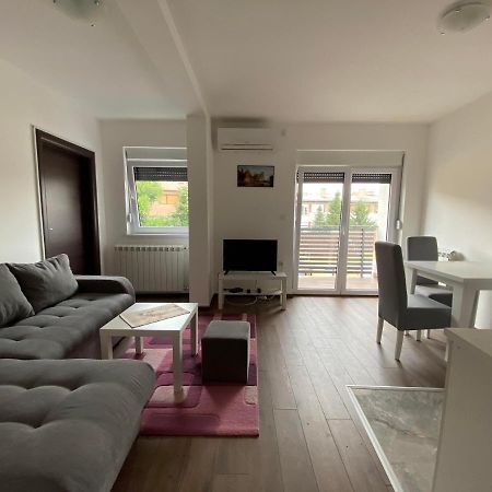 Dom Apartmani Крагуєваць Екстер'єр фото