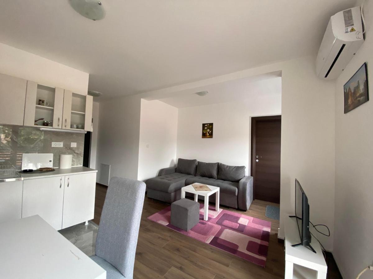 Dom Apartmani Крагуєваць Екстер'єр фото