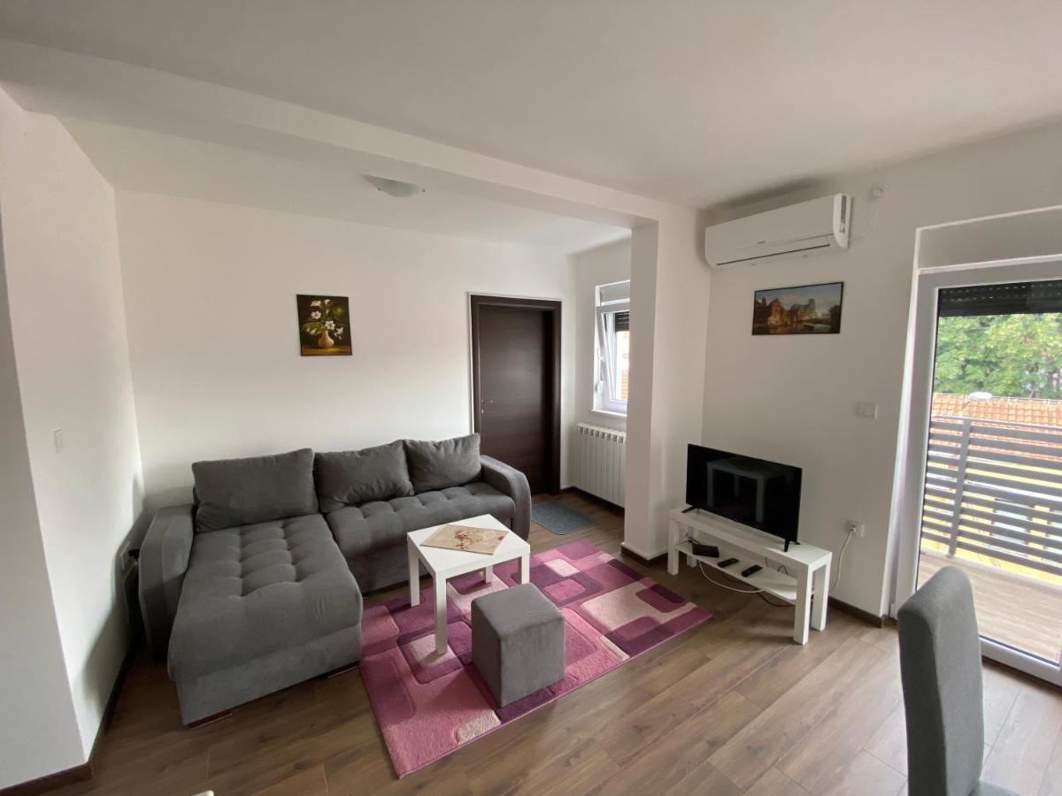 Dom Apartmani Крагуєваць Екстер'єр фото